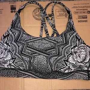 Lululemon sports bra